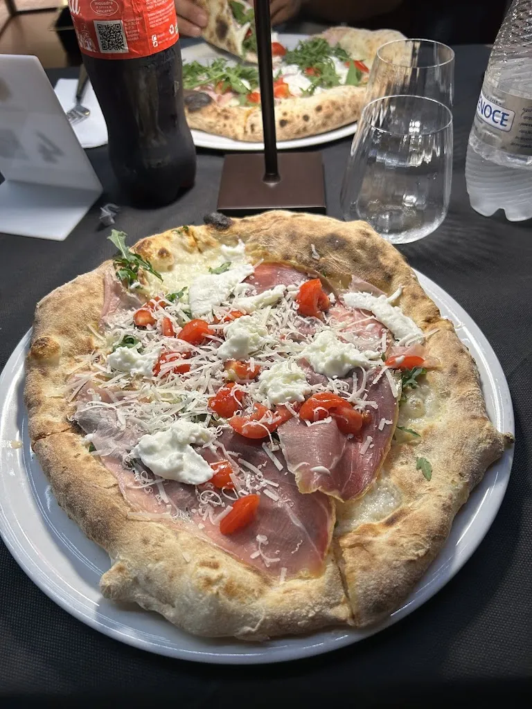 Pizzeria Desirèe_Cariati_slider_image_2