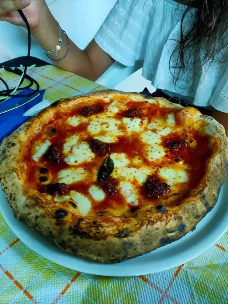 Gennaro Giustino_Pizzeria Vesuvio da Sofia_Cariati_review