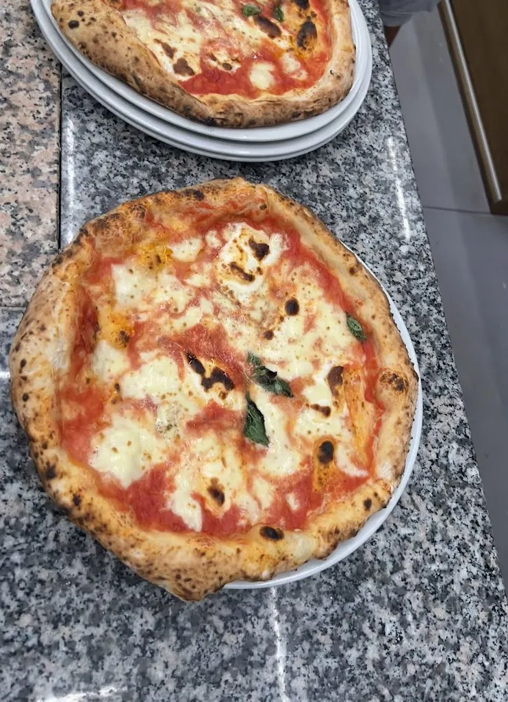 Pizzeria Vesuvio da Sofia_Cariati_slider_image_3