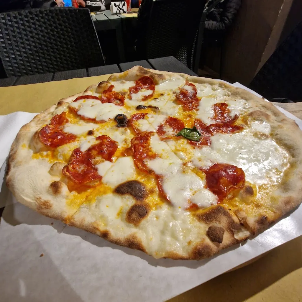 3 Pomodori Pizza e Fritti_Casole Bruzio_slider_image_3