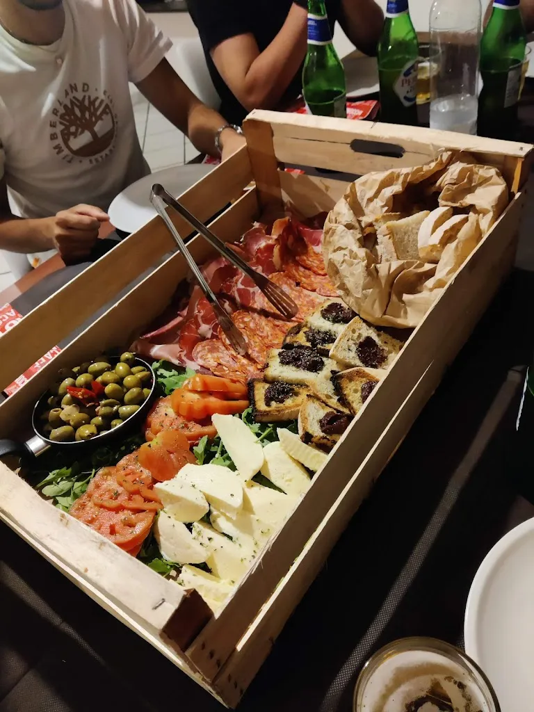 Elisa_Pizzeria terra mia_Casole Bruzio_review