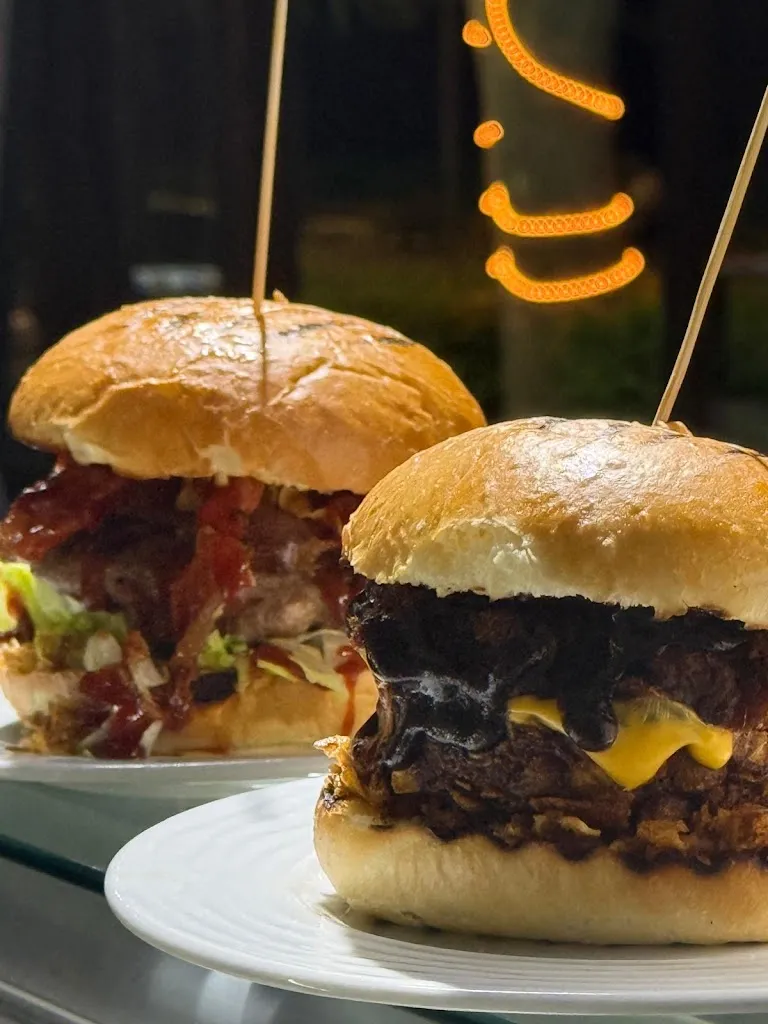 Antonio Donadio_Binario 1_Cassano Allo Ionio_recensione