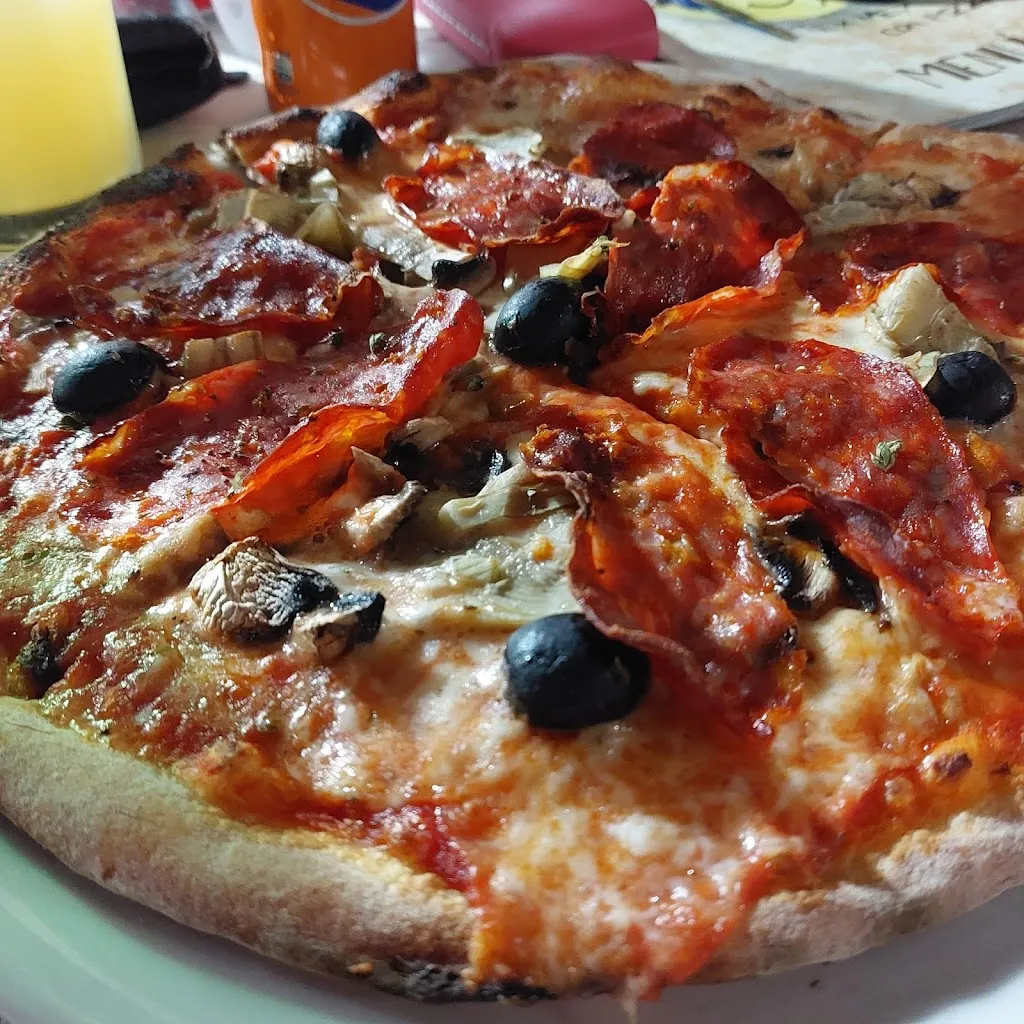 Ristorante Pizzeria Blue Parrot.mm_Caulonia_slider_image_2