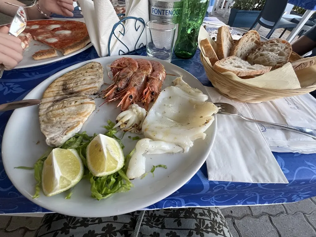 Pavlína Turečková_La Perla - Pizzeria Bar Ristorante_Caulonia_review