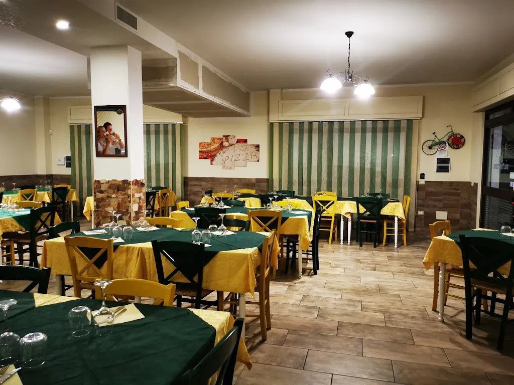 Pizzeria-prosciutteria dal trattore restaurant in Cavoni-Ginestreto