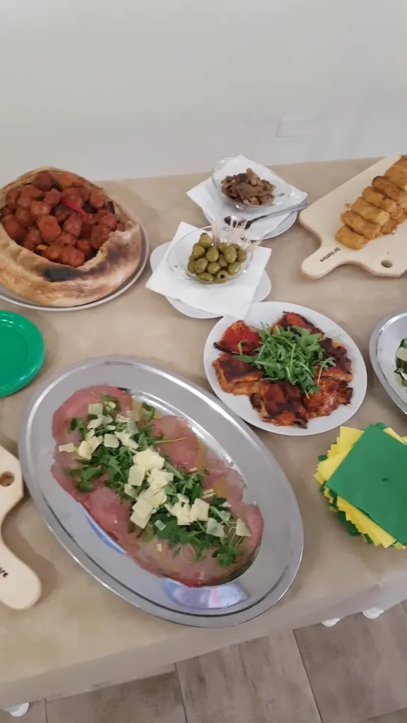 Pizzeria-prosciutteria dal trattore_Cavoni-Ginestreto_slider_image_2