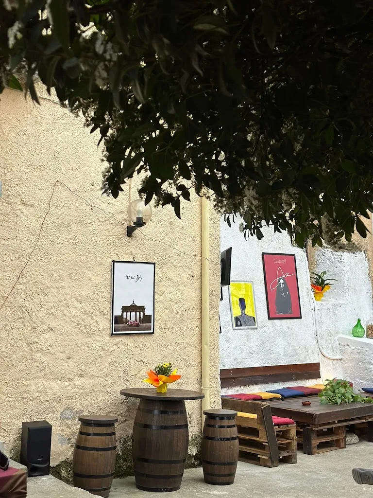 Osteria dei Pazzi restaurant in Cerisano