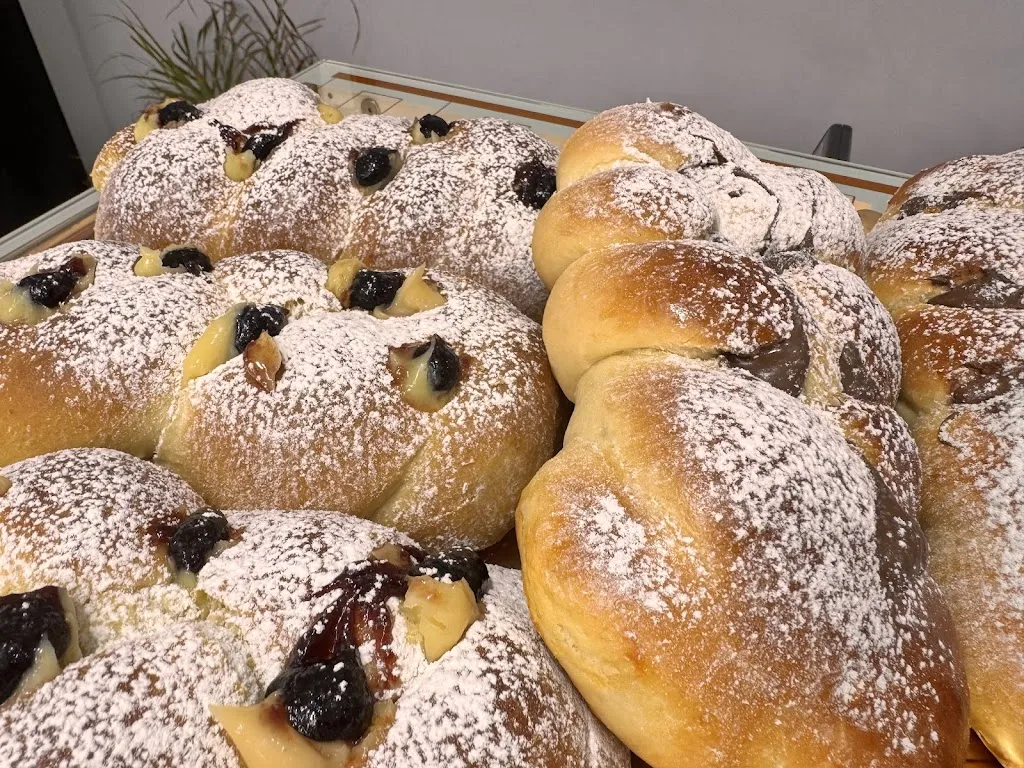 Il dolce pane di via Roma di Anna Maria Sansone_Cerisano_slider_image_2