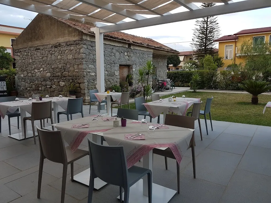 Exil di nuovo restaurant in Cerchiara di Calabria
