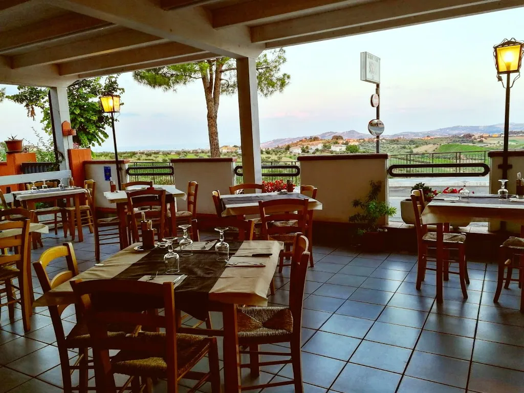 Ristorante Pizzeria Biscus restaurant in Controguerra