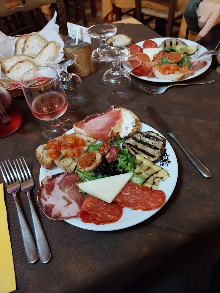 salvatore sardo_Ristorante b&b Tre Stelle B&B 1a Categoria stanze dotate di bagno privato Pensione completa Mezza pensione_Castrovillari_review