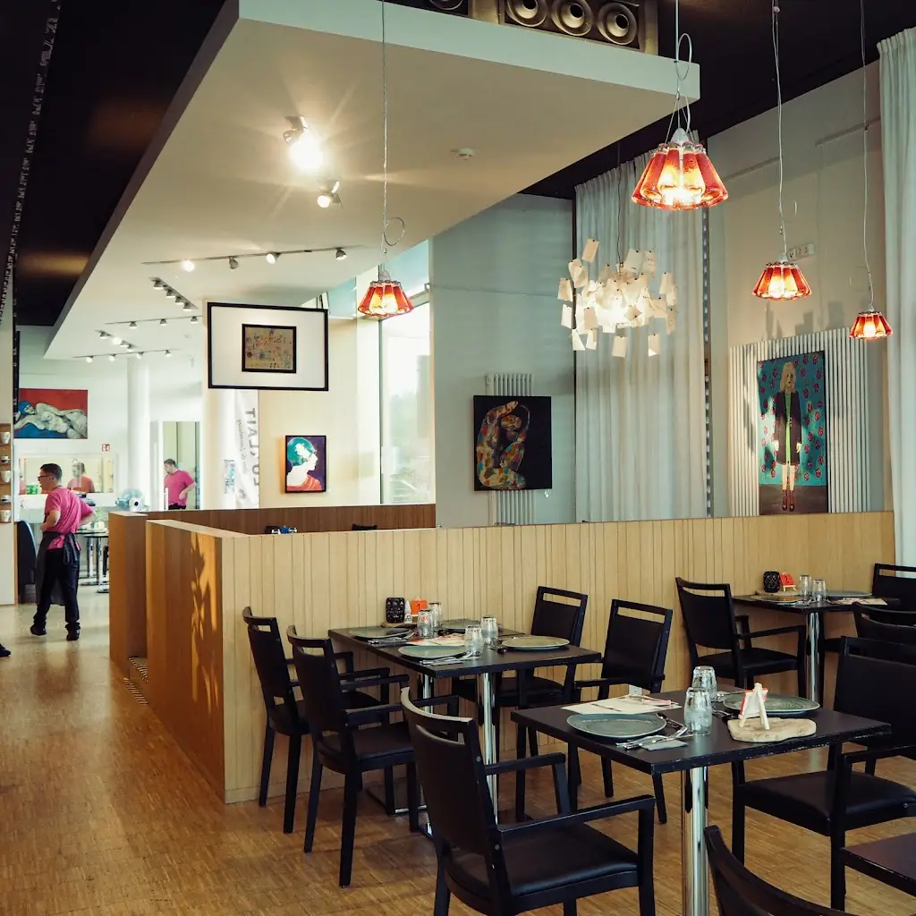 Restaurant Miss Funny_Soleuvre_slider_image_1