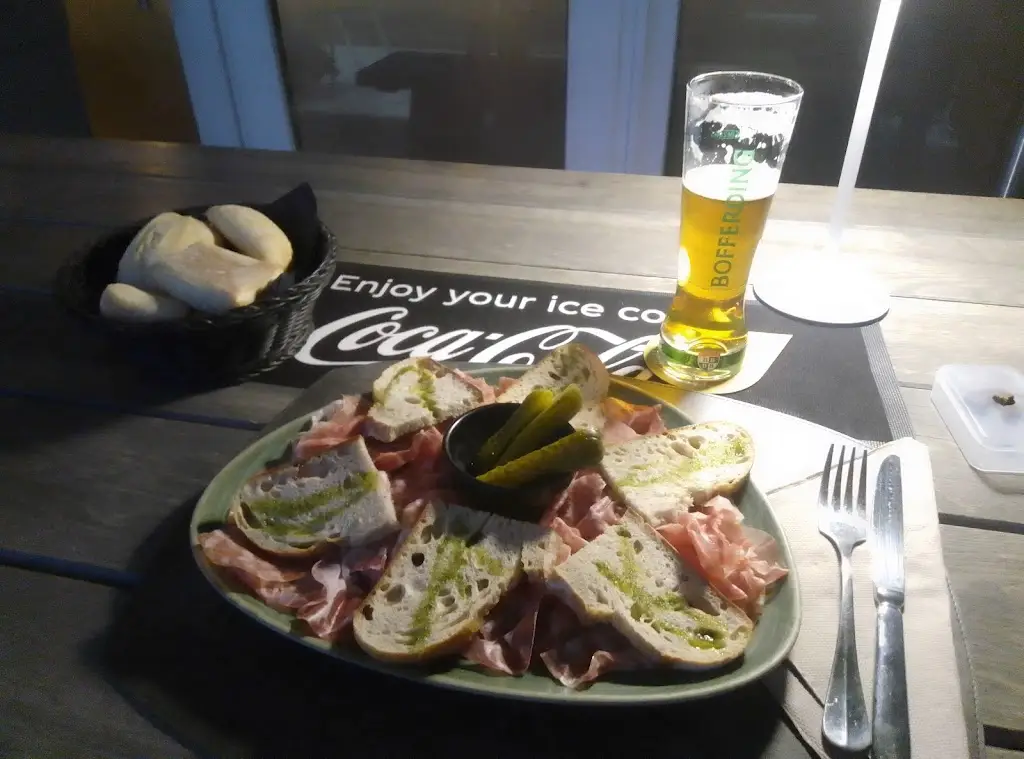 Claude Seiwert_Le Dago_Lamadelaine_review