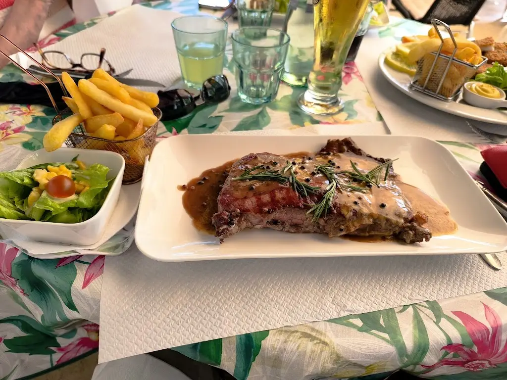 Restaurant le Queens Borsalino_Remich_slider_image_3