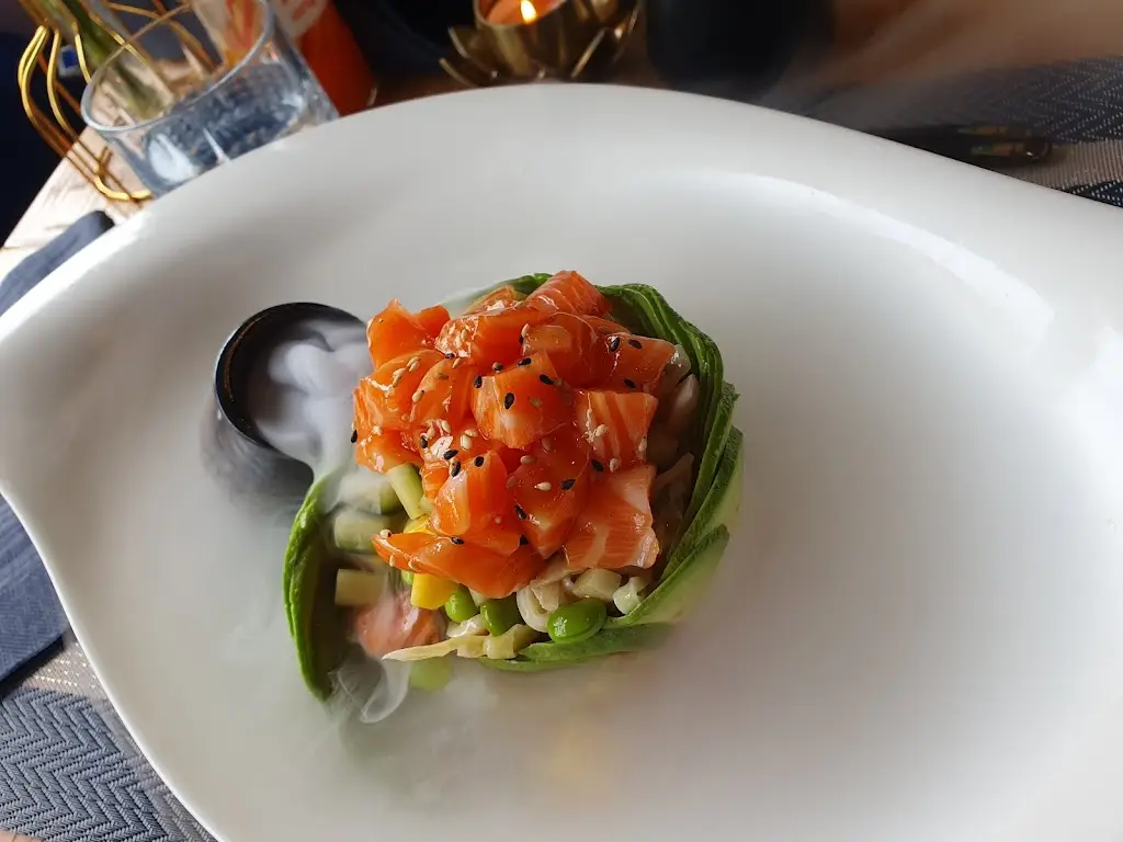 Iulian Ursu_Umisaqi Differdange_Obercorn_reseña