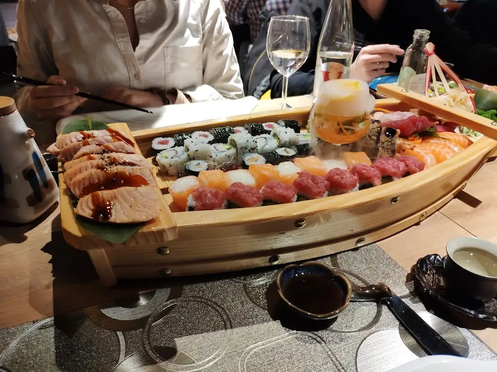 Maxfield M_Umisaqi Differdange_Obercorn_reseña