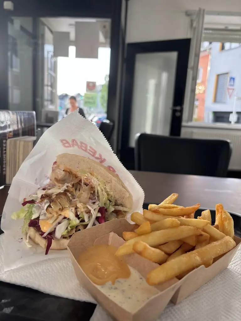 Asiye Yaraşır_Sandweiler kebab pizza bar_Sandweiler_reseña