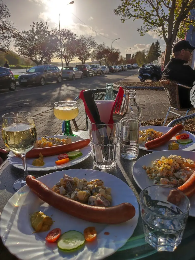 John Pit_QUEENS_Wasserbillig_review