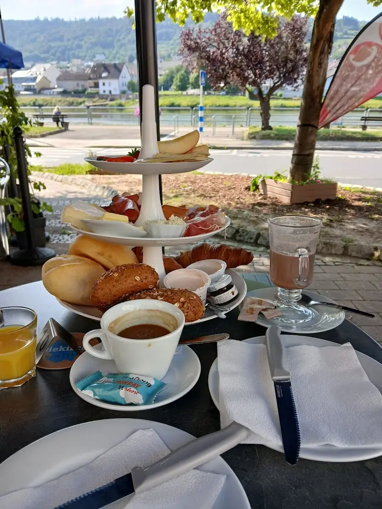 QUEENS_Wasserbillig_slider_image_2