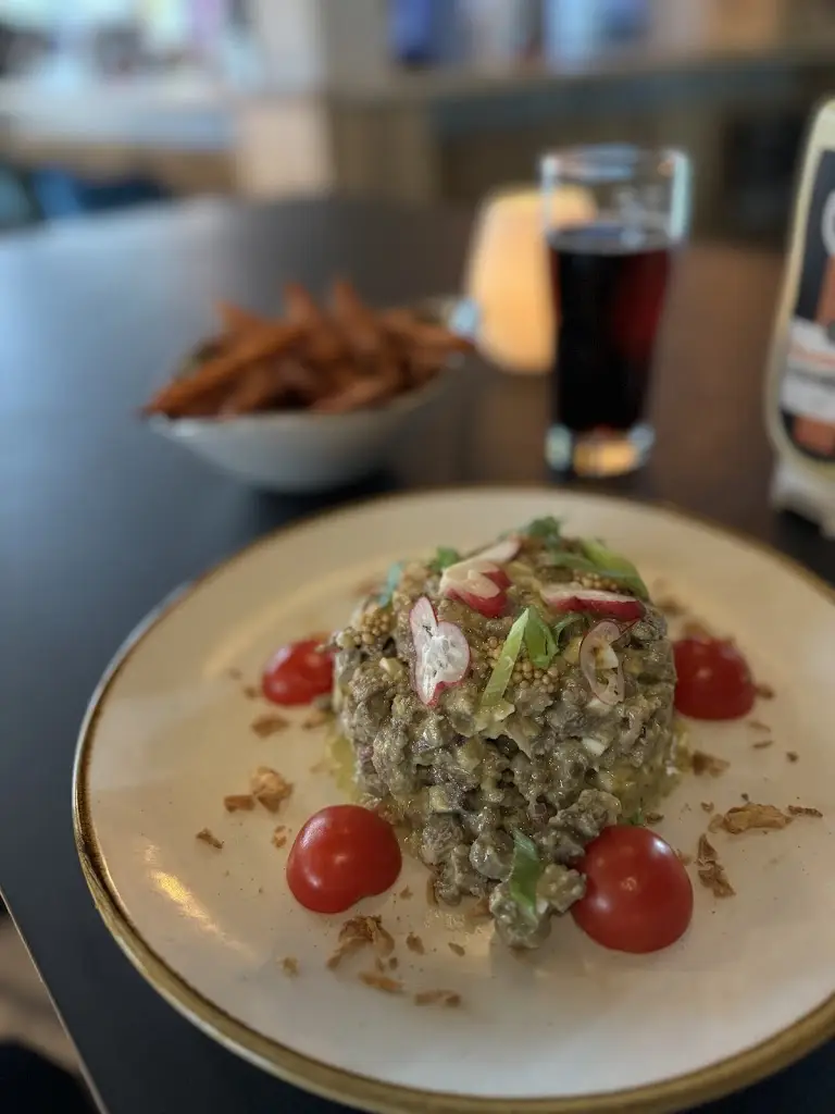 Natalia Korzh_Bistro Lënster_Junglinster_avis