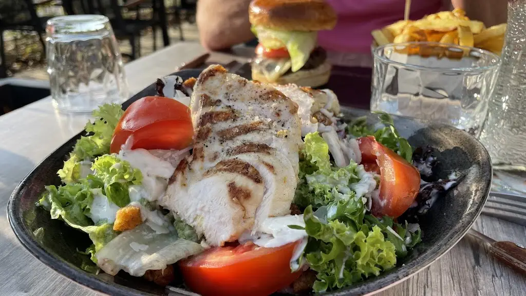 Alice Hampert_Bistro Lënster_Junglinster_avis