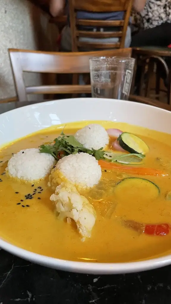 Alice Hampert_Millebières_Junglinster_review