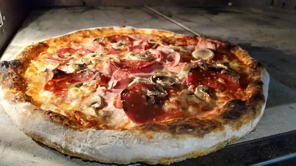 Pizzaguy Luxembourg_Junglinster_slider_image_3