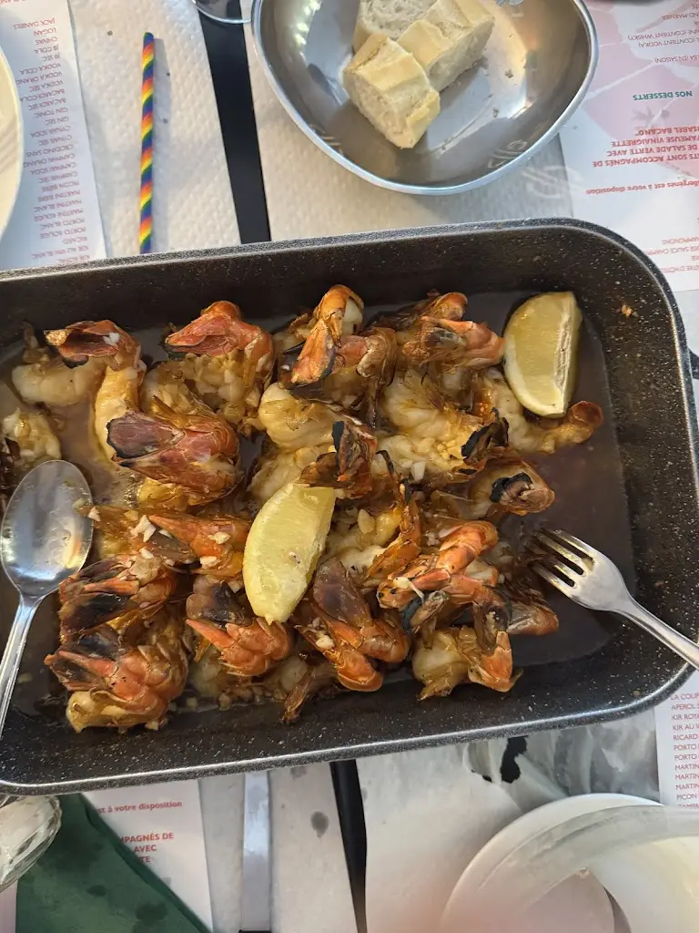 pouyan Sadri_Chez Isabel Bacano Sàrl_Hesperange_reseña