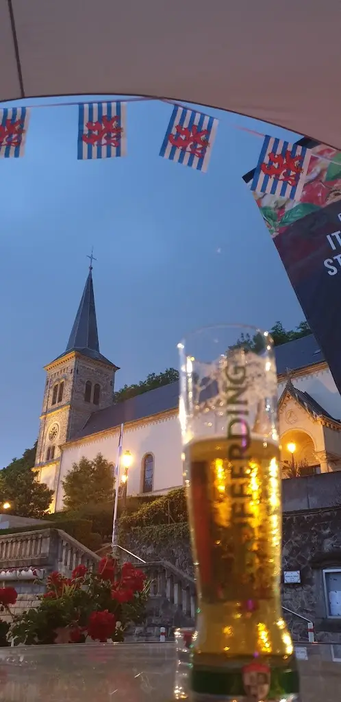 Akash Mukherjee_Itziger Stiffchen_Itzig_review