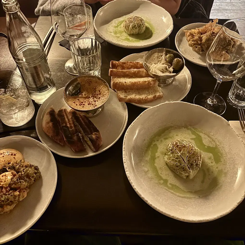 Jo Metzler_The First Floor_Itzig_review