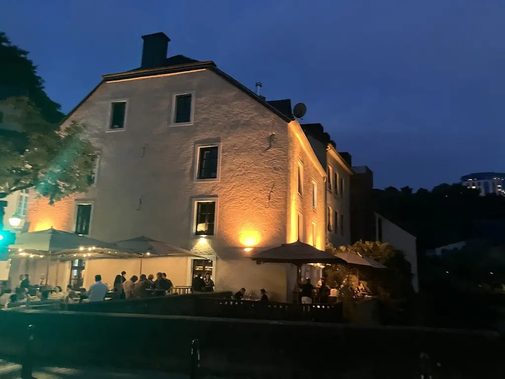 Emilie Tasté_The First Floor_Itzig_review