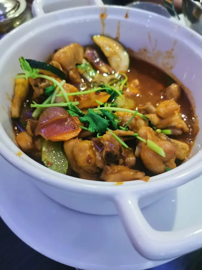 A Y_Le Régent_Helmsange_reseña