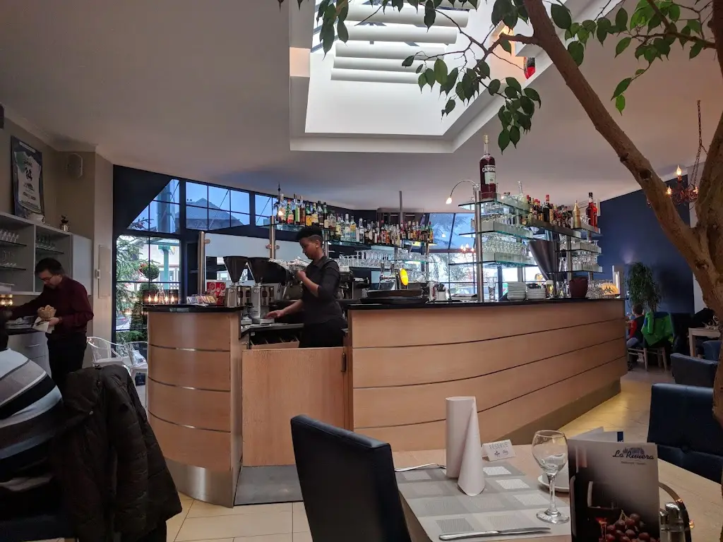 John McKenzie_Restaurant La Riviera_Helmsange_avis