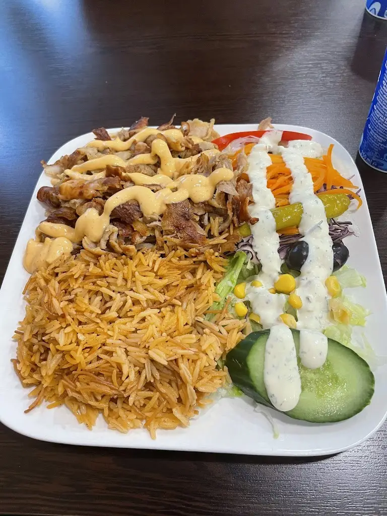 Pooja Singh_Zaid Grill_Helmsange_review