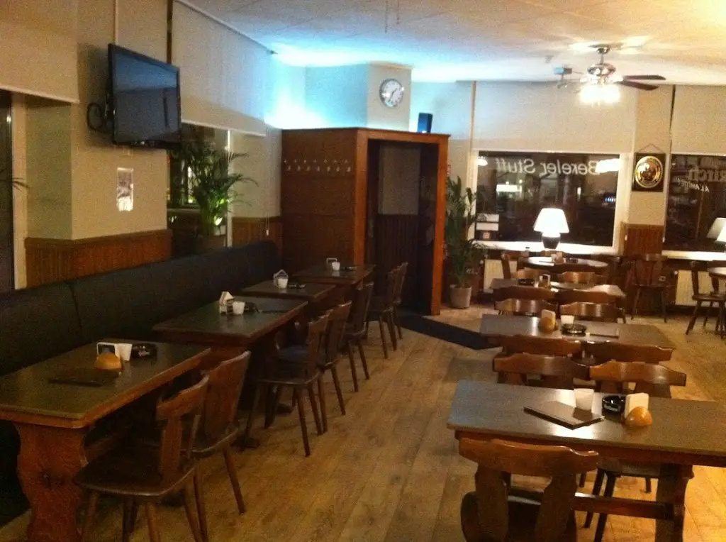 Café Bereler Stuff restaurant in Helmsange