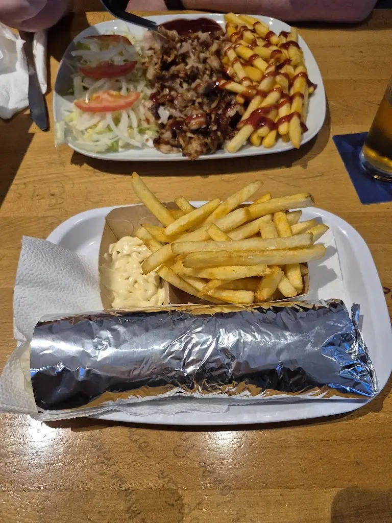 Miranda Beumer_DUC Café Kebab_Fentange_review