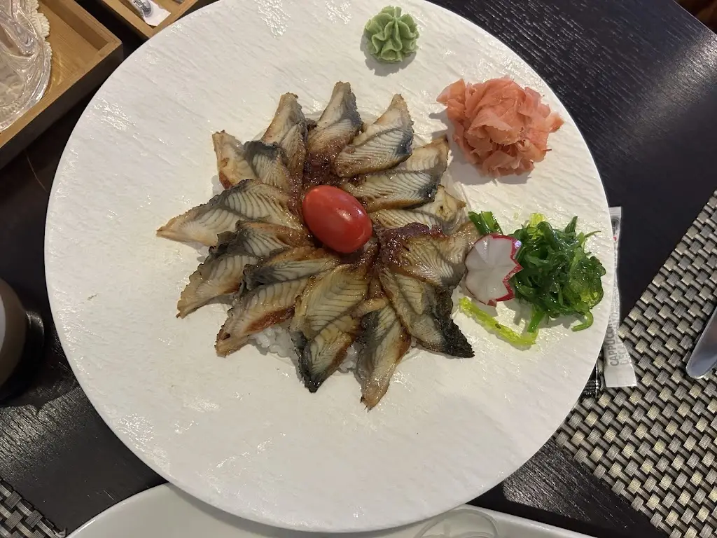 Yoshi Li_Uni_Schieren_review