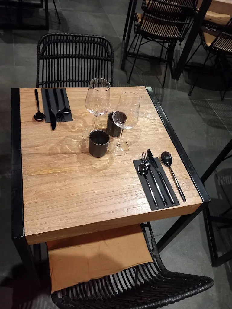 Marina Heda_Brasserie Op Der Gare Kéinzig_Clemency_review