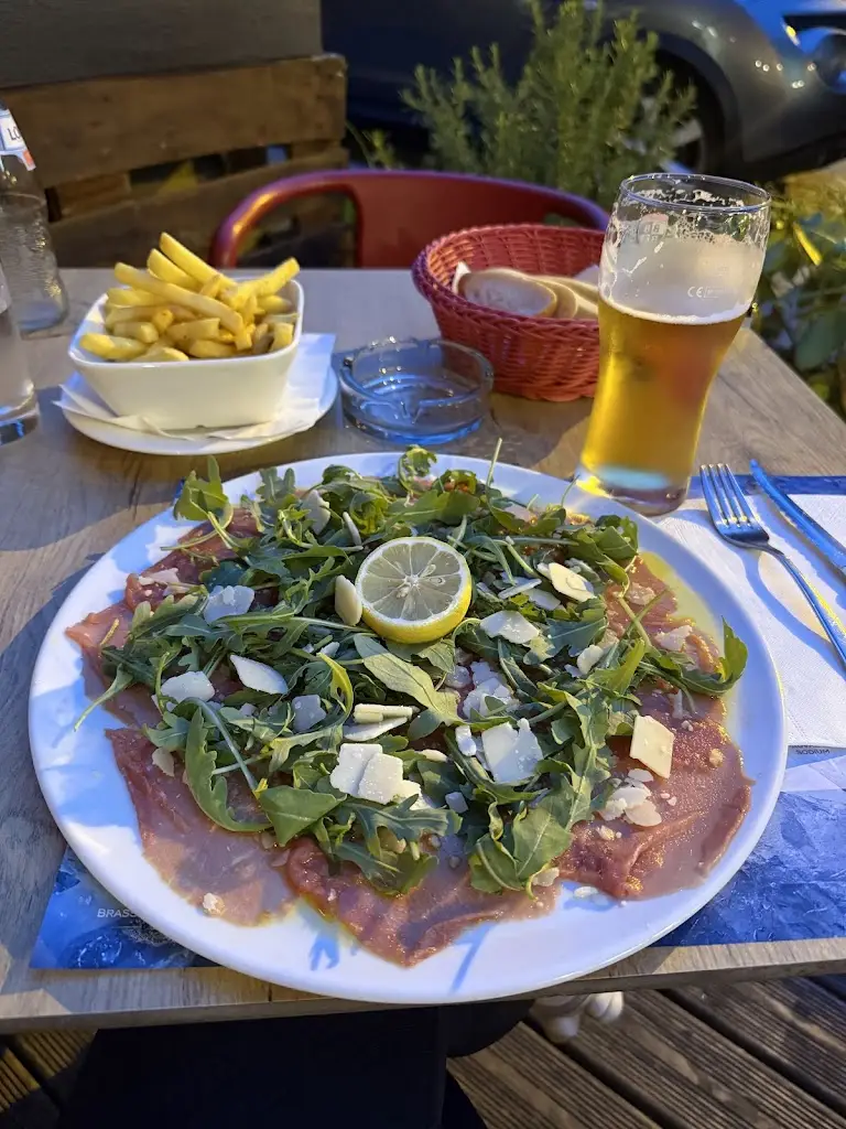 Yana Klochkova_Café Restaurant Pizzeria du Commerce_Capellen_recensione