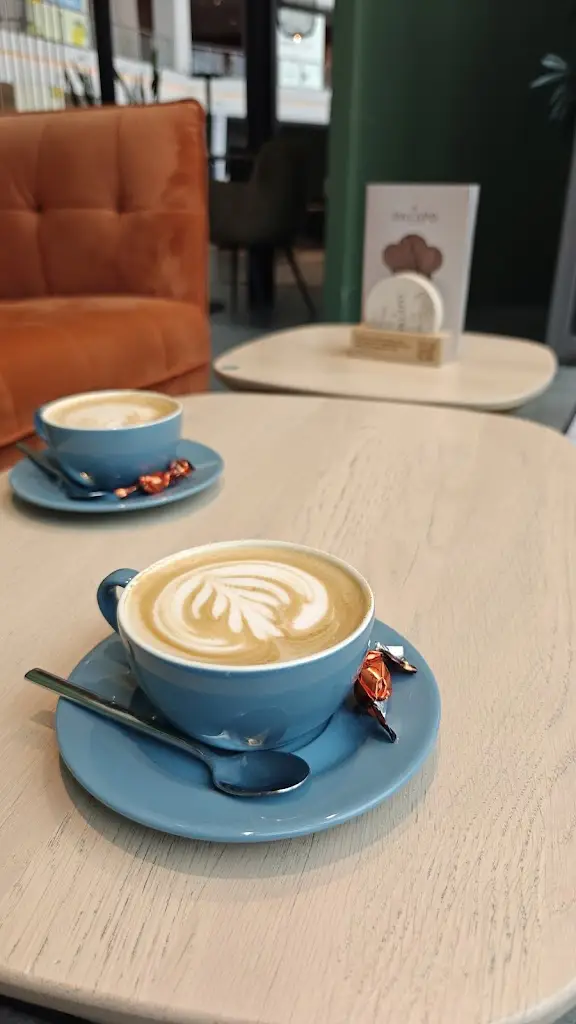 Minnie Lodhi_Cafe da Capo_Capellen_review