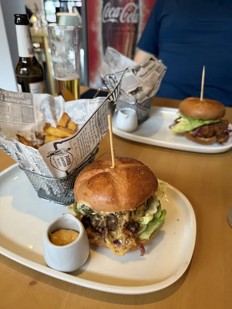 Barbora Cintavá_Lounge ACT II_Warken_reseña