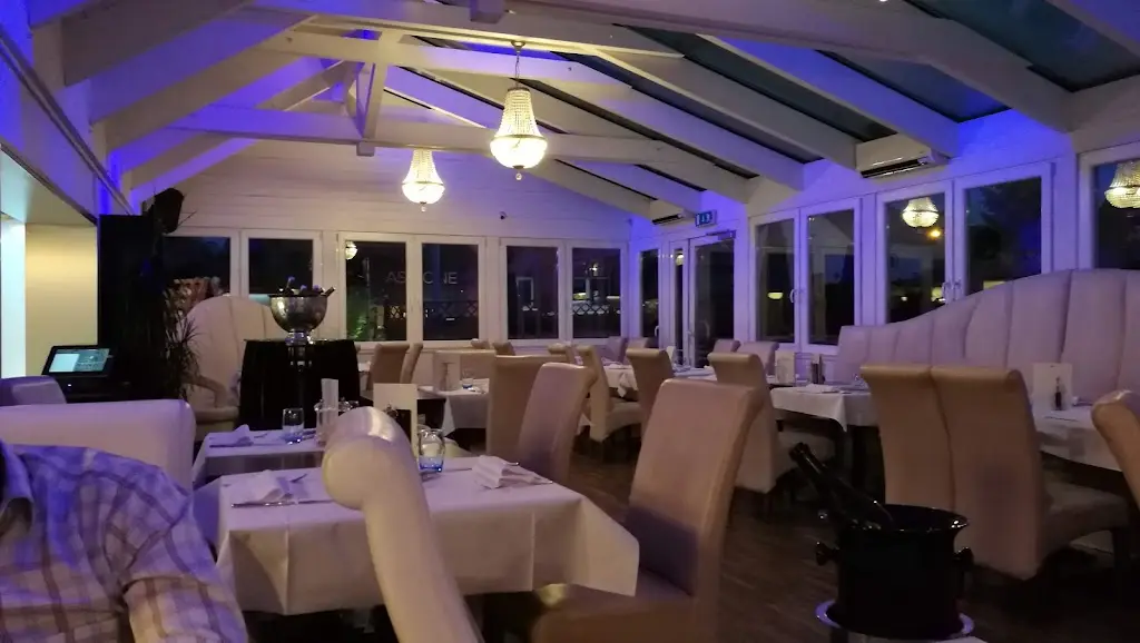 Il Michelangelo restaurante en Schouweiler