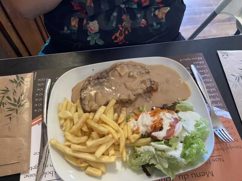 Sync0_Café de la Place Larochette_Larochette_reseña