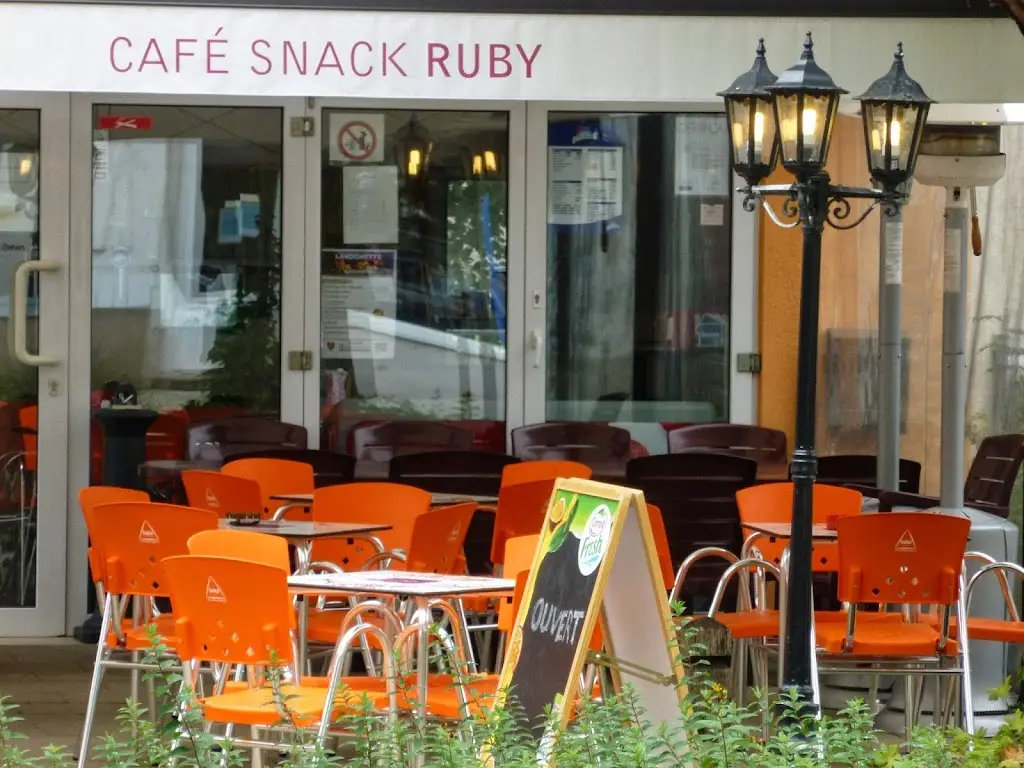 Alimentation Europa Sa restaurante en Larochette