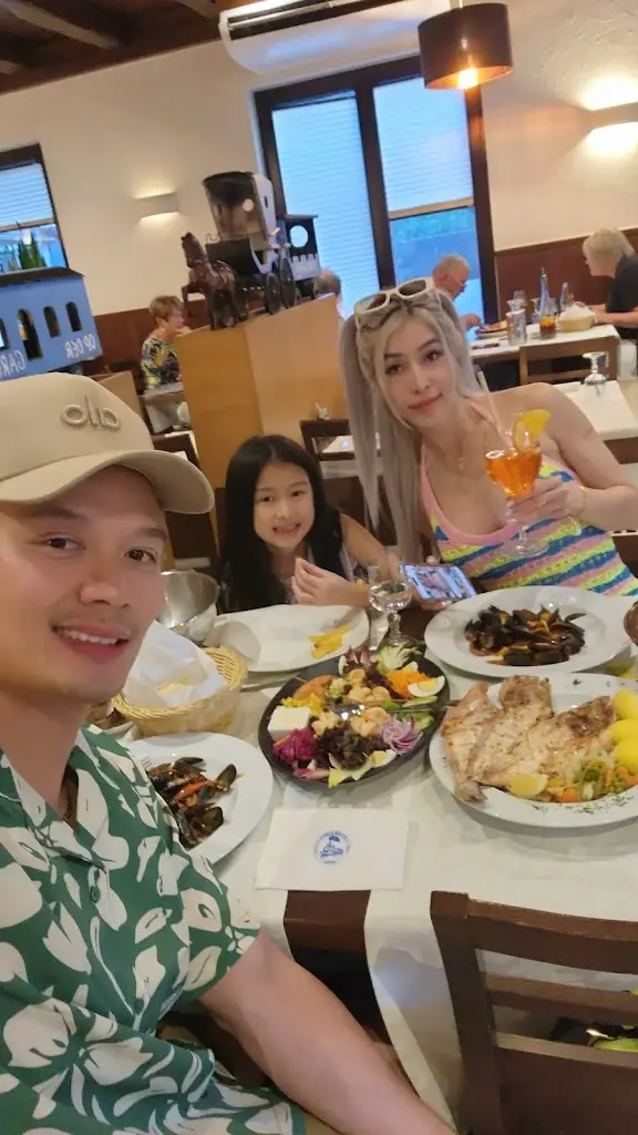 Richard Tran_Op der Gare II_Larochette_avis