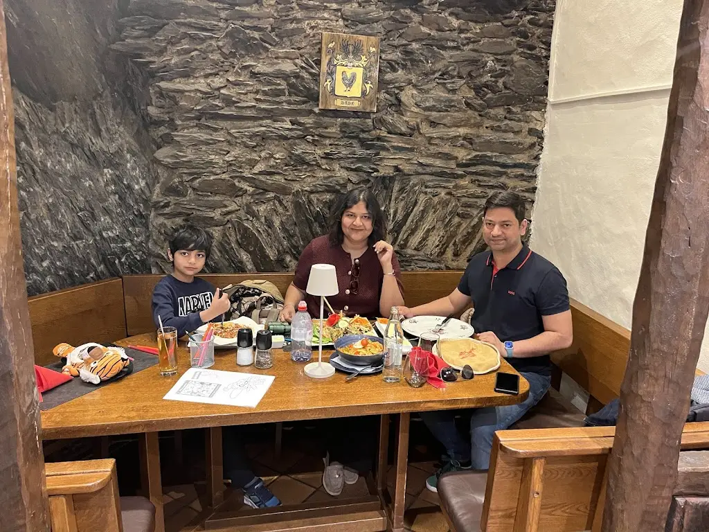 Niraj Puranik_Auberge Aal Veinen Beim Hunn_Vianden_avis