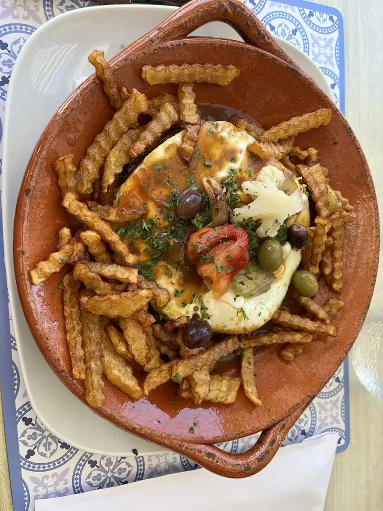 Aurore Delpomdor_CASTLE VIEW S.A R.L._Vianden_review