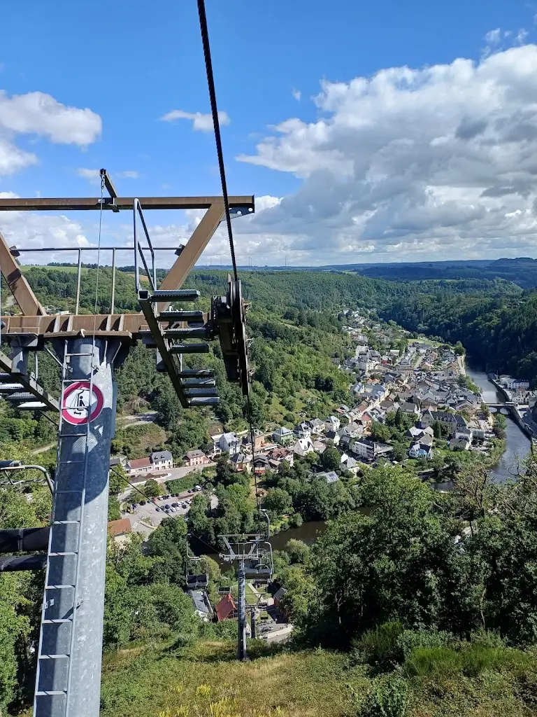 Jan van der Kooij_Buvette du télésiège_Vianden_reseña
