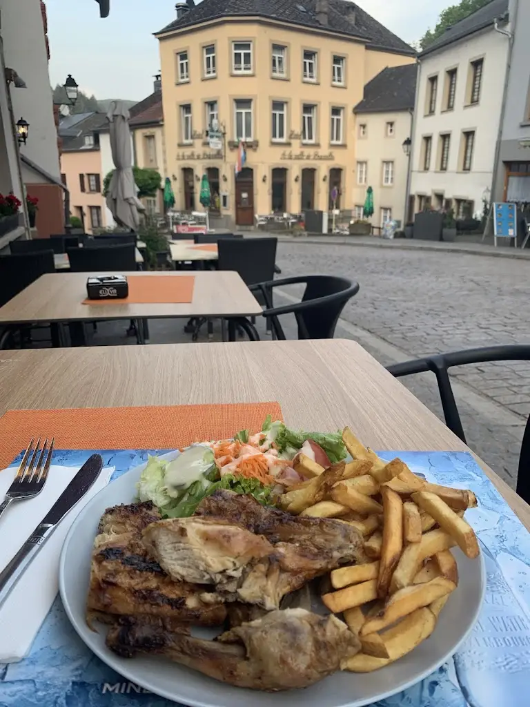 Lewis Forbes_La Poste_Vianden_review