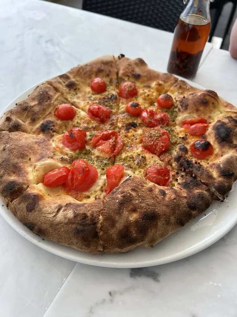 Leonardo Kenji_Restaurant - Café Bloen Eck_Medernach_reseña